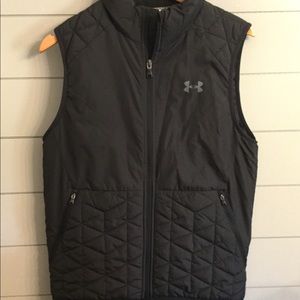 Men’s under armour pleated vest
